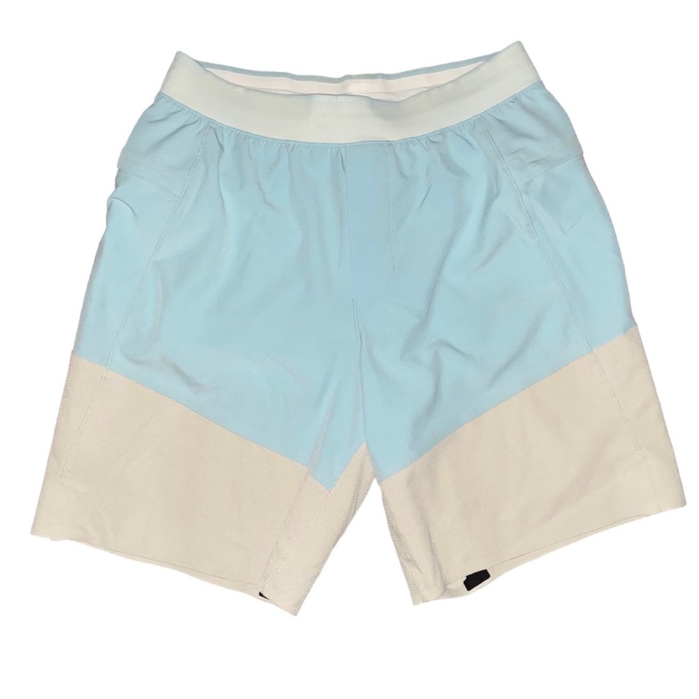 Lululemon Blue Beige Namaste At The Beach 8" Shorts Size S
